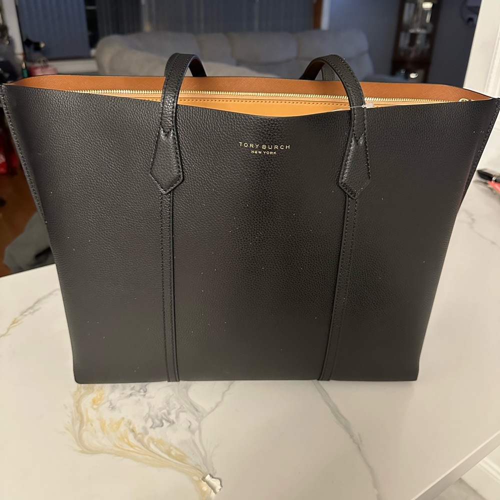 Tory Burch Perry Womens Tote Bag Black 
new without tags never used